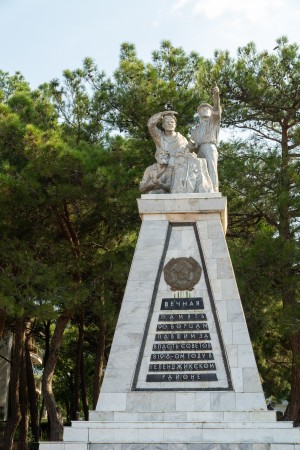 Памятник "Борцам Революции" в Геленджике